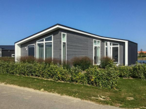 Comfortabel en modern ingericht huis met uitzicht op het meer 28